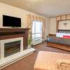 Отель Ramada by Wyndham Drumheller Hotel & Suites, фото 2