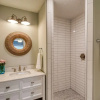 Отель Barefoot Hideaway Family Beachfront Retreat, фото 11