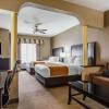 Отель Comfort Suites Bakersfield, фото 6