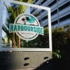 Отель Cairns Harbourside Hotel в Барроне