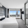 Отель Meriton Suites Broadbeach, Gold Coast, фото 6