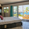 Отель Private Beach Ocean Front Boat Dock Tiki Bar, фото 35