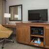 Отель Hampton Inn & Suites Knoxville Papermill Drive, фото 4