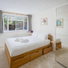 Отель Stylish 2-bed Flat w/ Private Garden in Tooting, South London, фото 5