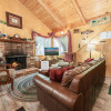 Отель Knotty Pine Chalet - 2br/1ba/walk To Lake And Village/fireplace/wifi/smarttv/barbeque/fencedyard 2 B, фото 2