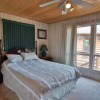 Отель Kenny Lodge 4 Bedroom Hotel Room by RedAwning, фото 32
