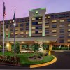 Отель Holiday Inn Charlotte University Executive Park, an IHG Hotel, фото 1