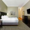Отель La Quinta Inn & Suites Lake Charles Prien Lake Rd, фото 3