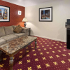 Отель Travelodge by Wyndham Manhasset, фото 11