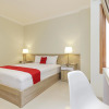 Отель RedDoorz Premium near Ragunan Zoo 2, фото 2