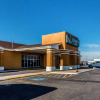 Отель Colby Inn and Suites, фото 1