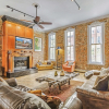 Отель Union Station Loft! Heart OF Downtown Sleeps 10!, фото 10