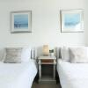 Отель Tides - Beach Front Apartment in Bracklesham Bay, фото 13