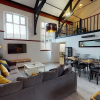 Отель Hu1 Boutique City Apartment - Sleeps 6, фото 11
