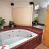 Отель River Bank Lodge 1 Bedroom Apartment by Key to the Rockies, фото 7