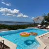 Отель Lovely Holiday Home in Starigrad with Private Swimming Pool, фото 3