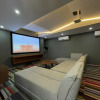 Отель New Downtown Loft With Gym-Spa-Cinema, фото 3
