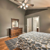 Отель Pet-friendly Retreat w/ Yard: ~ 8 Mi to Downtown!, фото 6