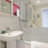 Отель Charming Apartment Close to Kings Road Chelsea by Underthedoormat, фото 9