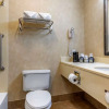 Отель Comfort Inn & Suites, фото 9