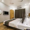Отель OYO Townhouse 180 Sant Regency, фото 6