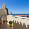 Отель bellaVista - 3 min walk from beach, фото 1