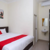 Отель RedDoorz near Kawasan Bandara Ahmad Yani Semarang 2, фото 7