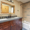 Отель Sunriver by Avantstay Cozy Mountain Home w/ Indoor Pool and Hot Tub, фото 10