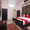 Отель OYO 17284 Hotel Vrindavan Palace, фото 1