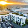 Отель La Quinta Inn & Suites by Wyndham Cocoa Beach Oceanfront, фото 19