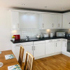 Отель Remarkable 2 Bed Apartment in Edinburgh, фото 11