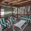 Отель Four Miles - Two Bedroom Cabin, фото 11