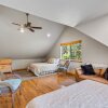 Отель Sunnyside Up - Wooded Home with Foosball Table by Yosemite Region Resorts, фото 12