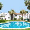 Отель Villas de Madrid в Эстепоне