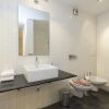 Отель Modern Apartment in the City Center, фото 6