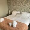 Отель Modern Cosy Home Sleeps 6 With Parking nr Preston в Престоне