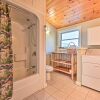 Отель Cozy Apt w/ Hot Tub & Deck, 10 Mi to Stowe Resort!, фото 3