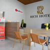 Отель Rich Hotel by RedDoorz, фото 12