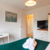Отель PickThePlace 3-bedroom Plymouth apartment, фото 5