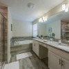 Отель Storey Lake - 4811 Kings, фото 36