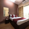 Отель OYO 477 Apartment Bandra East, фото 5