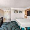 Отель La Quinta Inn & Suites by Wyndham Bakersfield North, фото 14