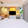 Отель Simple And Comfort Studio Apartment At Nine Residence, фото 1