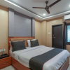 Отель OYO 48230 Collection O Swarna Banquet BHU Rd, фото 2