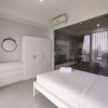Отель Nice And Comfy 1Br At Dago Suites Apartment, фото 4