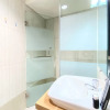Отель Cozy 1Br At Tamansari La Grande Apartment, фото 7