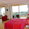 Отель Large, light and modern 2 bedroomed apartment in Cannes with Sea Views, pool and lovely terrace - 15, фото 12