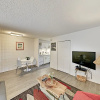 Отель The Kalakauan Hotel On-site Parking Walk To Beach 1 Bedroom Hotel Room, фото 16