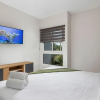 Отель Ground Level Condo 2BR 2BA w Pool Access Gym, фото 5