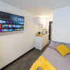 Отель Cosy Ensuite Style Studio Close to University!, фото 15